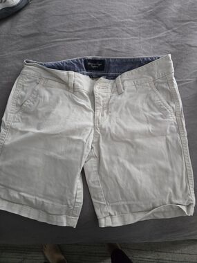 American Eagle Outfitters Cream Chino Trousers